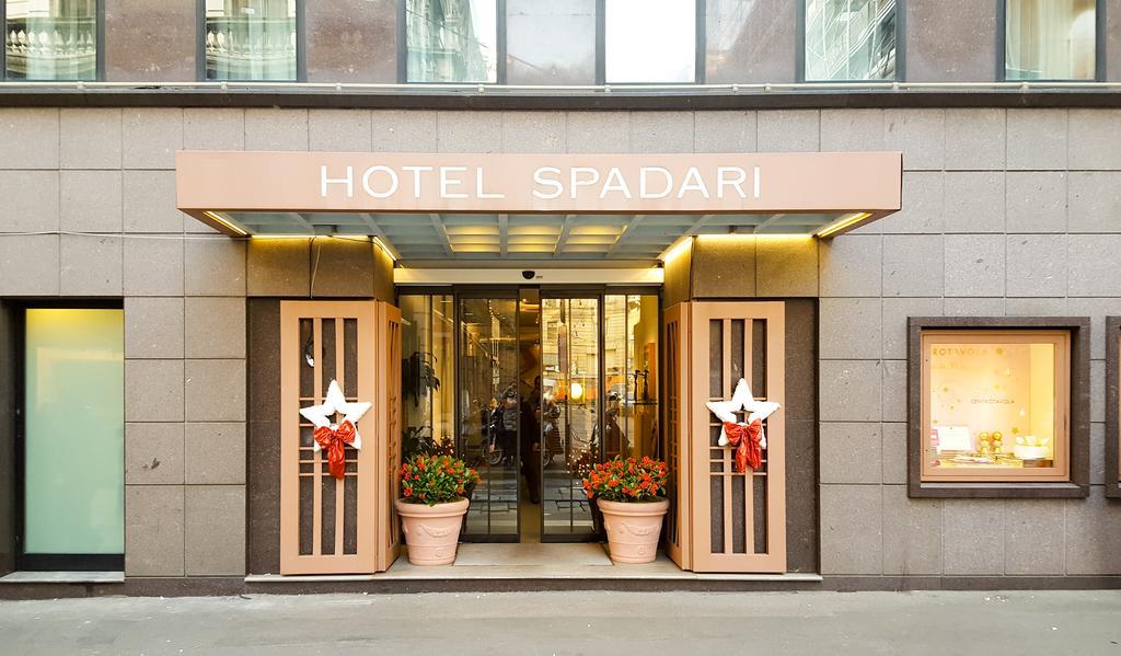 ホテル スパダーリ アル ドゥオーモ ミラノ エクステリア 写真